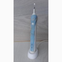 Электрическая зубная щетка Braun (Германия)