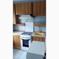 Продам двухкомнатную квартиру в Киеве с мебелью и техникой