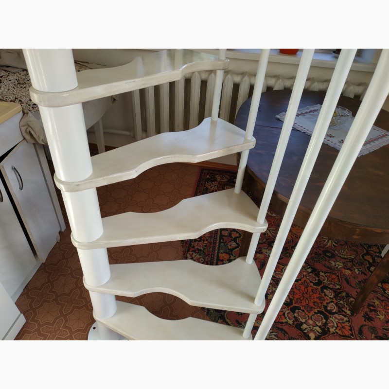 Фото 10. Лестницы изменяемой планировки винтовые двухшпиндельные Варио