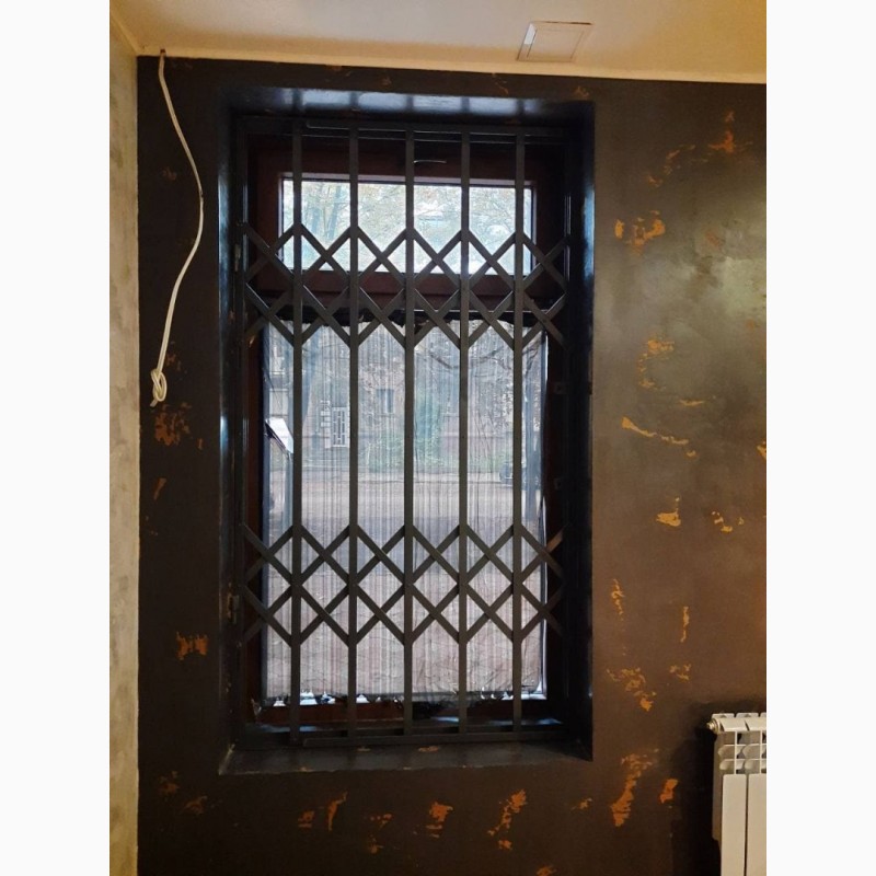 Фото 8. Раздвижные решетки металлические на окна, двери, витрины. Одесса