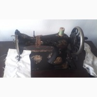 Продам антикварну вінтажну швейну машинку ЗИНГЕР в робочому стані