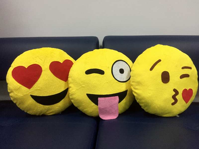 Фото 2. Подушка emoji какашка подарок Emoji Эмоджи