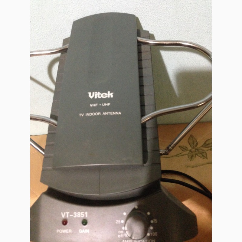 Продам комнатную телевизионную антенну VITEK VT_3851, бу (вживаний .