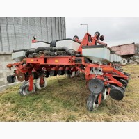 Сеялка пропашная 16-ти рядная WHITE 8180 Massey Ferguson 555