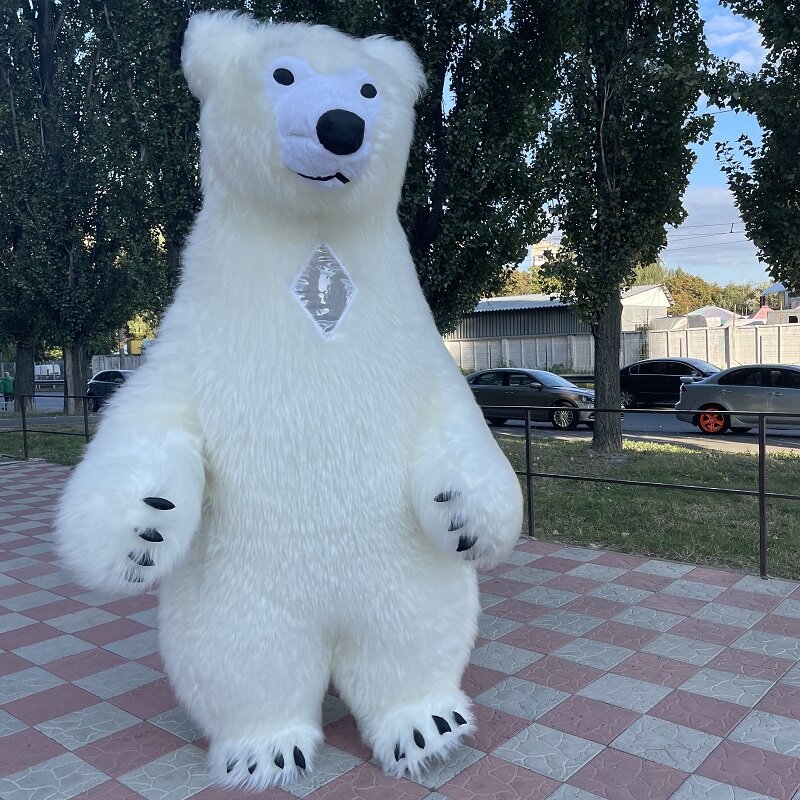 Фото 5. Начните продвижение с надувным костюмом белого медведя
