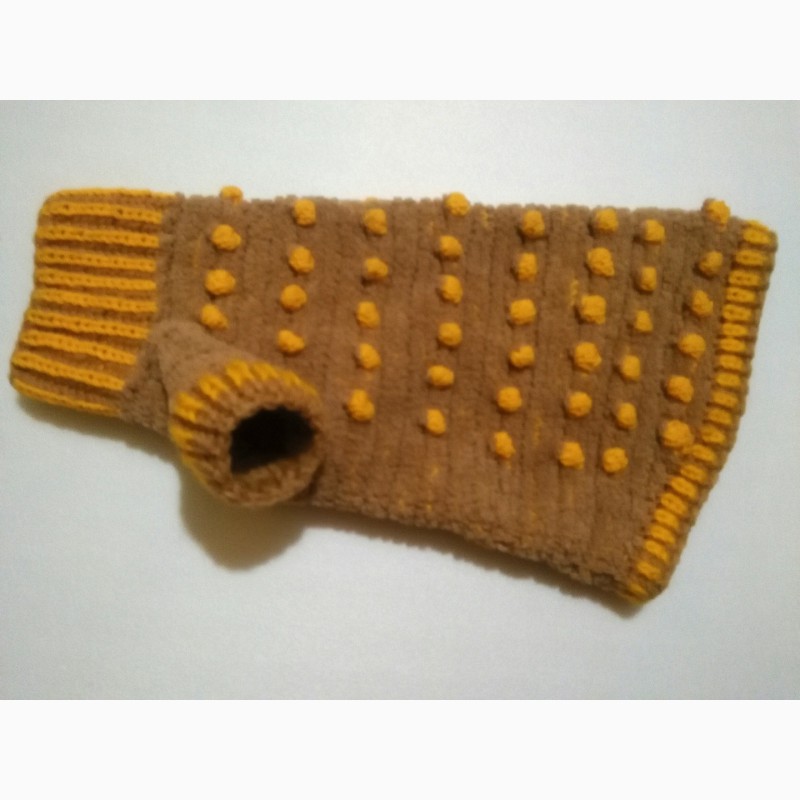 Фото 6. Коричневый с жёлтыми шишечками плюшевый свитер для Собак и Кошек