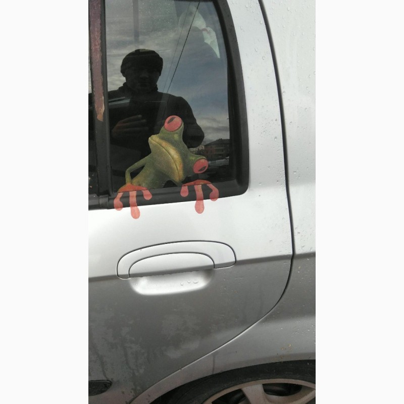 Фото 2. Наклейка на авто Лягушка-жабка