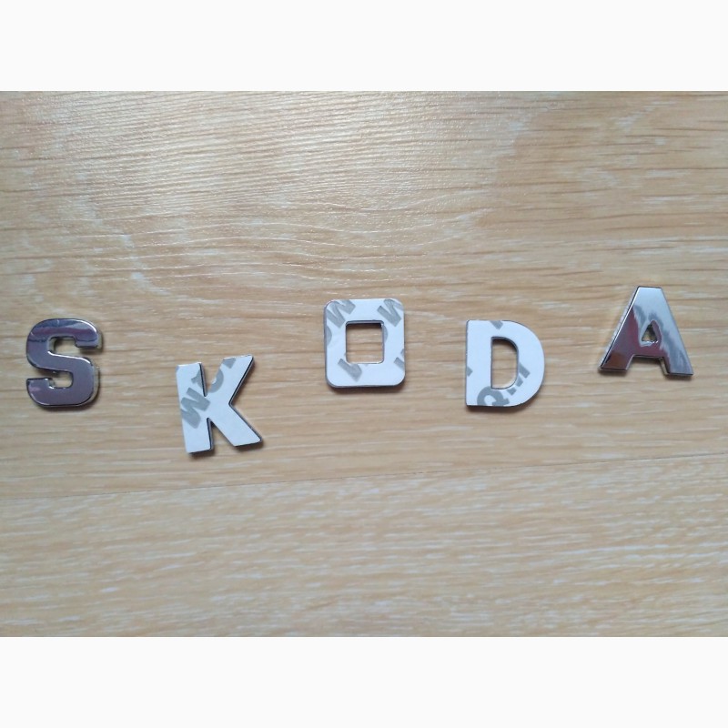 Фото 8. Металлические буквы Skoda на кузов авто наклейки на авто