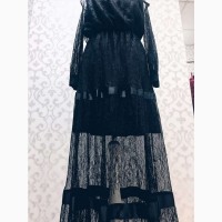 Чорна мереживна сукня, дизайнер Roberta Biagi