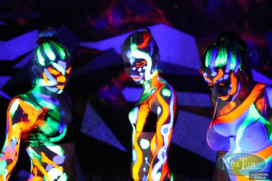 Фото 2. Боди-арт краска Нокстон со светящимся эффектом в темноте