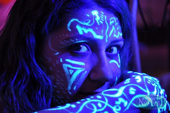 Фото 3. Боди-арт краска Нокстон со светящимся эффектом в темноте