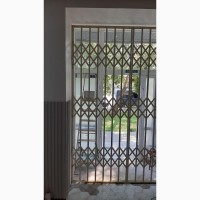 Розсувні решітки металеві на двері вікна балкони вітрини Виробництво і монтаж Чернівці