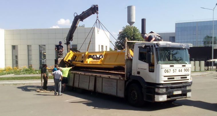 Кран-манипулятор грузовой доставка грузов стройматериалов, грейферный ковш