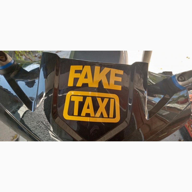 Фото 5. Наклейка на авто FakeTaxi желтая светоотражающая